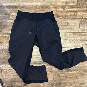 🖤 Lululemon Lightweight Black Nylon Pants - Size 8